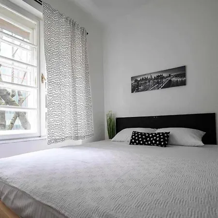 Apartment Step *