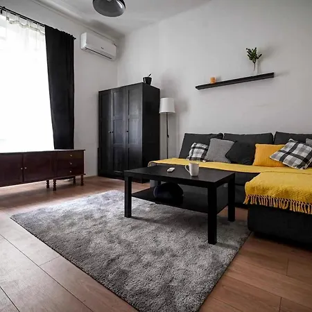 Apartment Step *