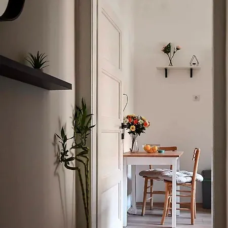 Apartment Step *