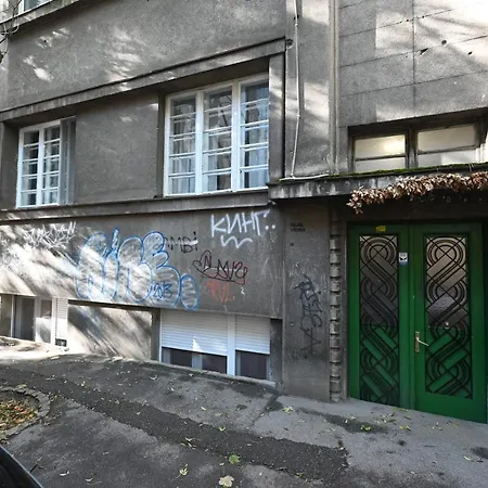 Step Apartment *